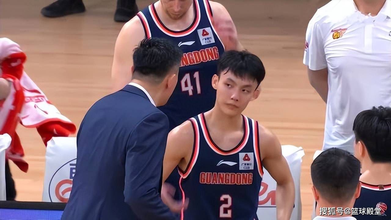 本赛季目前为止，约纳坦-塔为勒沃库森出场23次，打进4球，他的现有合同将在2025年到期。